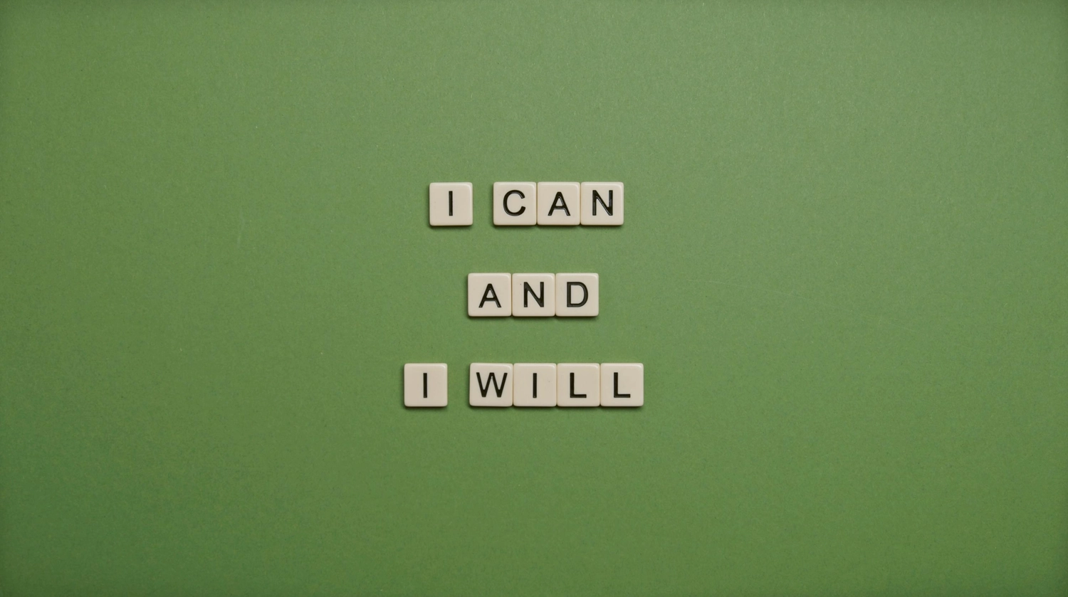 Katrin Schäfer-Wirtz – Bildung und Förderung –  Buchstabenblöcke bilden den Satz:  "I CAN AND I WILL"